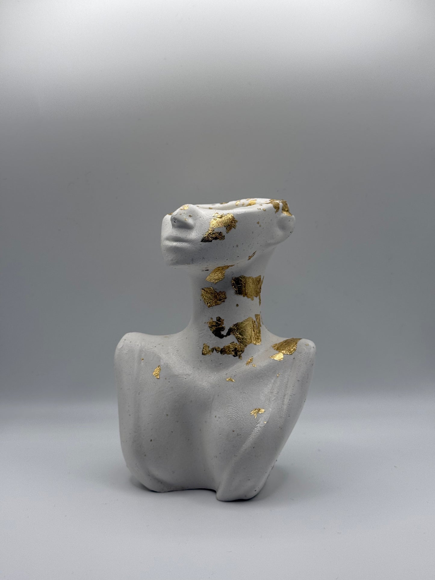 Vase in Form eines halben Frauengesichtes